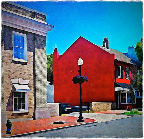 Blueskyredhousepurpleflowersgr