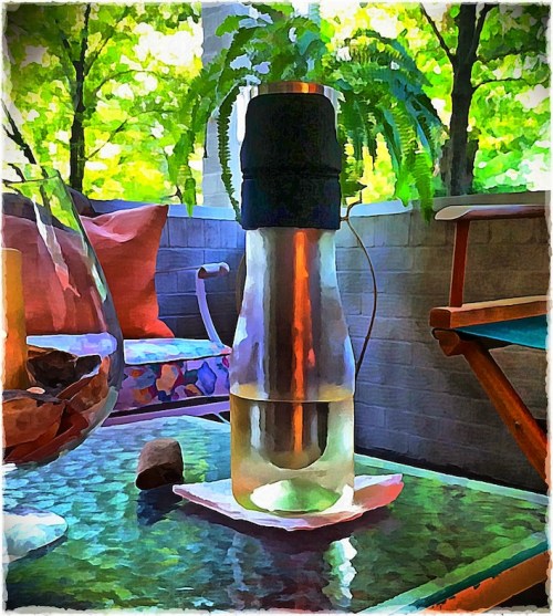 Winecaraffebokeh1horzflip_2