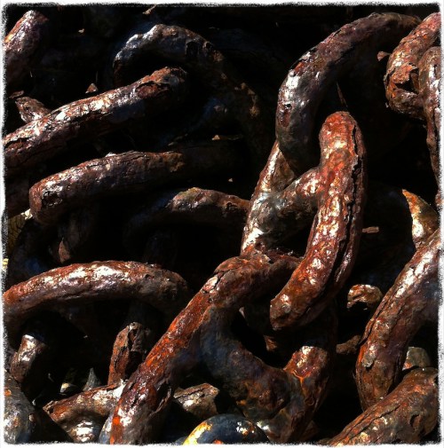 Anchorchainbokeh1horzflipgrit_