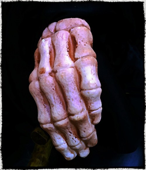 Halloweenhandbokeh1horzflip_2