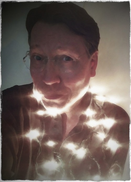 Holidaymeoverpainted4satbriteconbokeh1horzflipmidtonevignettegritcrop2_4