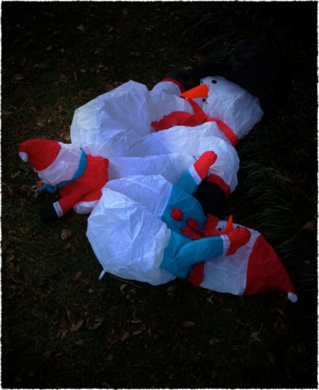 ChristmasCrimeSceneBokeh2vertflipGrainFrayed 2