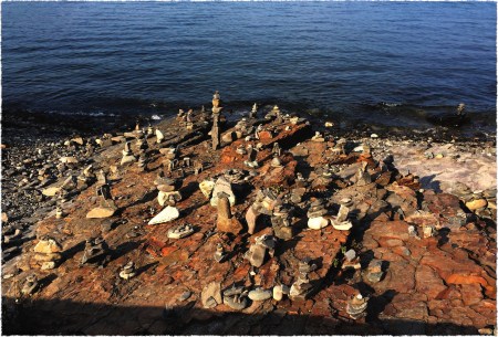 LedgeWithBalancedRocksFrayed 2