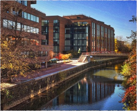 GeorgetownCanal1Intensify1_8SnaphealBokeh3GrainVignetteGlowFrayed 2